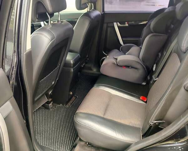 Черный Шевроле Каптива, объемом двигателя 2.2 л и пробегом 217 тыс. км за 10000 $, фото 16 на Automoto.ua