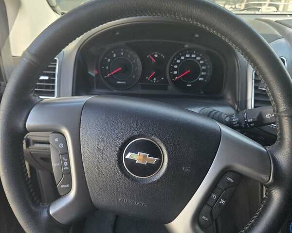 Черный Шевроле Каптива, объемом двигателя 2.38 л и пробегом 240 тыс. км за 10400 $, фото 13 на Automoto.ua