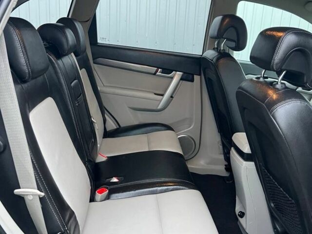 Черный Шевроле Каптива, объемом двигателя 2.2 л и пробегом 129 тыс. км за 12500 $, фото 8 на Automoto.ua