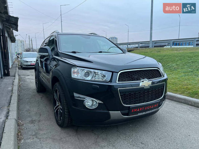 Черный Шевроле Каптива, объемом двигателя 2.2 л и пробегом 129 тыс. км за 12500 $, фото 11 на Automoto.ua