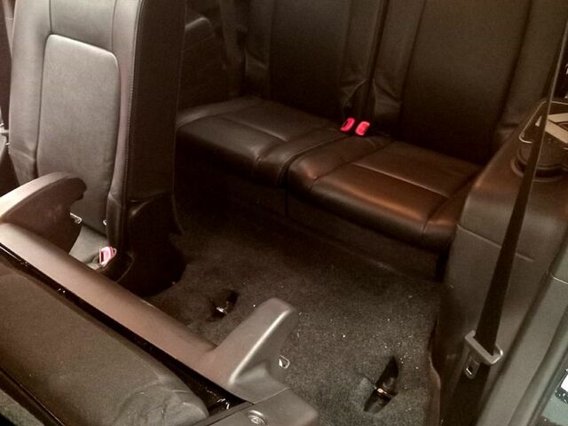 Черный Шевроле Каптива, объемом двигателя 2.2 л и пробегом 180 тыс. км за 13000 $, фото 5 на Automoto.ua