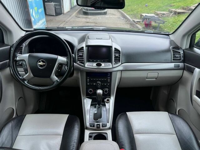 Черный Шевроле Каптива, объемом двигателя 2.2 л и пробегом 129 тыс. км за 12500 $, фото 13 на Automoto.ua