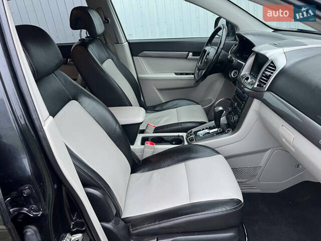 Черный Шевроле Каптива, объемом двигателя 2.2 л и пробегом 129 тыс. км за 12500 $, фото 31 на Automoto.ua