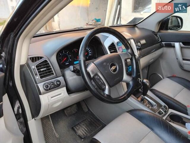 Черный Шевроле Каптива, объемом двигателя 2.23 л и пробегом 203 тыс. км за 10750 $, фото 8 на Automoto.ua