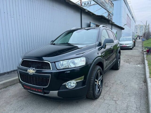 Черный Шевроле Каптива, объемом двигателя 2.2 л и пробегом 129 тыс. км за 12500 $, фото 1 на Automoto.ua
