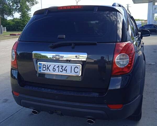 Черный Шевроле Каптива, объемом двигателя 2.23 л и пробегом 245 тыс. км за 11800 $, фото 2 на Automoto.ua