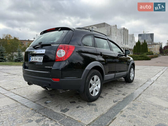 Черный Шевроле Каптива, объемом двигателя 2.2 л и пробегом 172 тыс. км за 10500 $, фото 4 на Automoto.ua