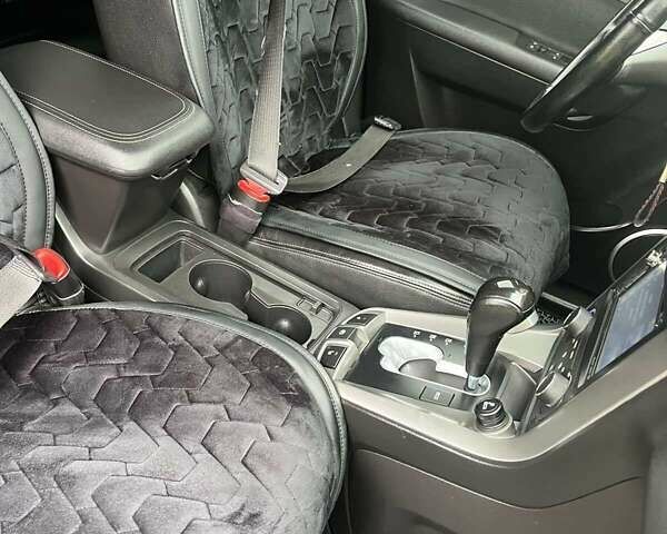 Черный Шевроле Каптива, объемом двигателя 2.23 л и пробегом 138 тыс. км за 12500 $, фото 25 на Automoto.ua