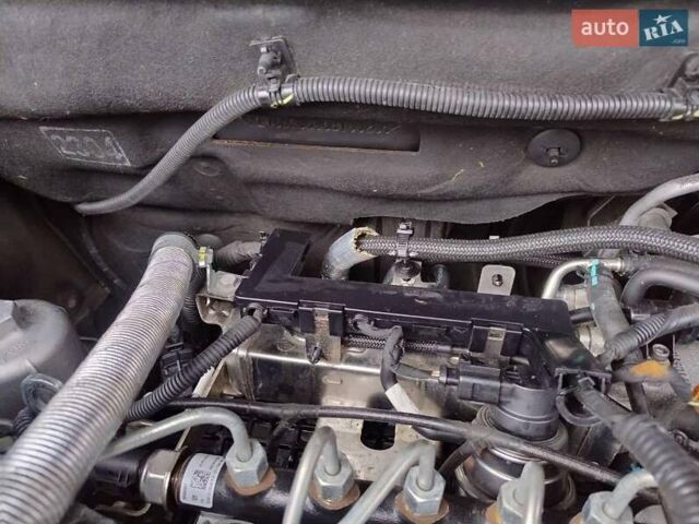 Черный Шевроле Каптива, объемом двигателя 2.23 л и пробегом 138 тыс. км за 12500 $, фото 46 на Automoto.ua