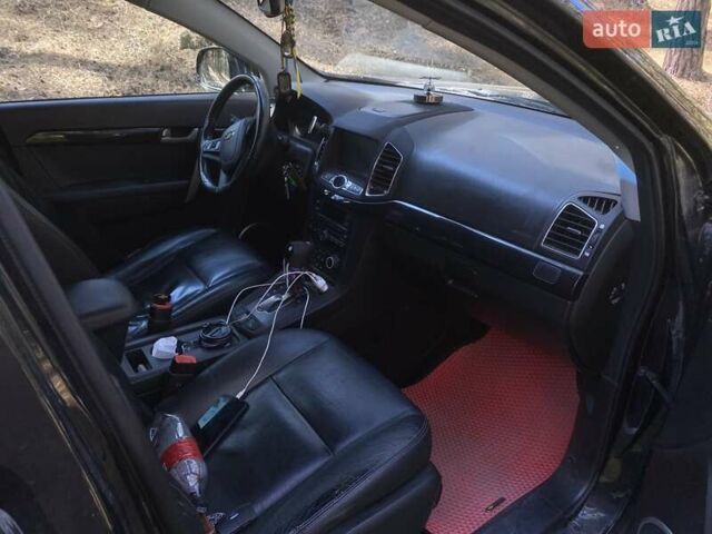Черный Шевроле Каптива, объемом двигателя 2.23 л и пробегом 280 тыс. км за 10000 $, фото 10 на Automoto.ua
