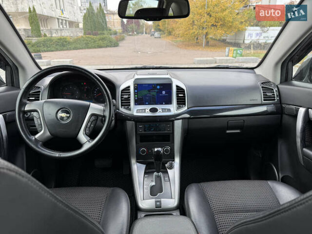 Черный Шевроле Каптива, объемом двигателя 2.2 л и пробегом 172 тыс. км за 10500 $, фото 13 на Automoto.ua