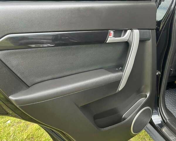 Черный Шевроле Каптива, объемом двигателя 2.23 л и пробегом 138 тыс. км за 12500 $, фото 36 на Automoto.ua