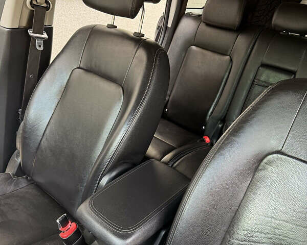 Черный Шевроле Каптива, объемом двигателя 2.2 л и пробегом 350 тыс. км за 10000 $, фото 10 на Automoto.ua