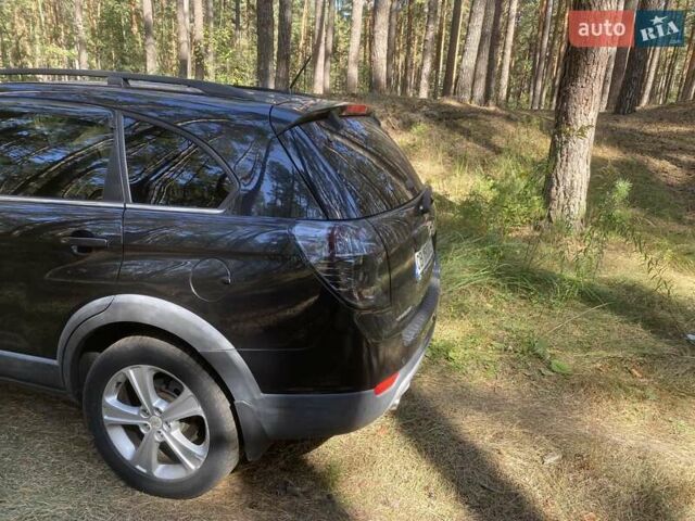 Черный Шевроле Каптива, объемом двигателя 2.23 л и пробегом 280 тыс. км за 10000 $, фото 5 на Automoto.ua