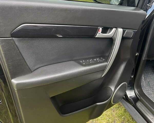 Черный Шевроле Каптива, объемом двигателя 2.23 л и пробегом 138 тыс. км за 12500 $, фото 15 на Automoto.ua