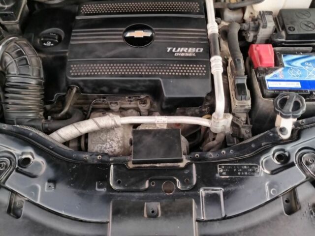 Шевроле Каптива 2012 в Новоселица на Automoto.ua Черный Шевроле Каптива, объемом двигателя 2.2 л и пробегом 260 тыс. км за 10200 $, фото 3 на Automoto.ua