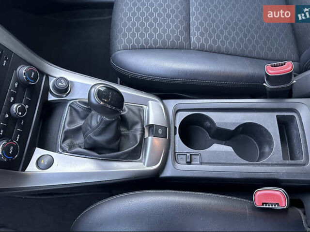 Черный Шевроле Каптива, объемом двигателя 2.23 л и пробегом 133 тыс. км за 13200 $, фото 16 на Automoto.ua