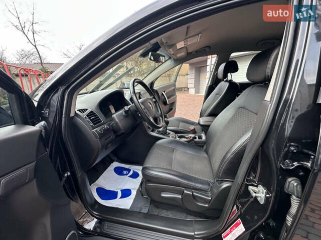 Черный Шевроле Каптива, объемом двигателя 2.38 л и пробегом 210 тыс. км за 11350 $, фото 137 на Automoto.ua