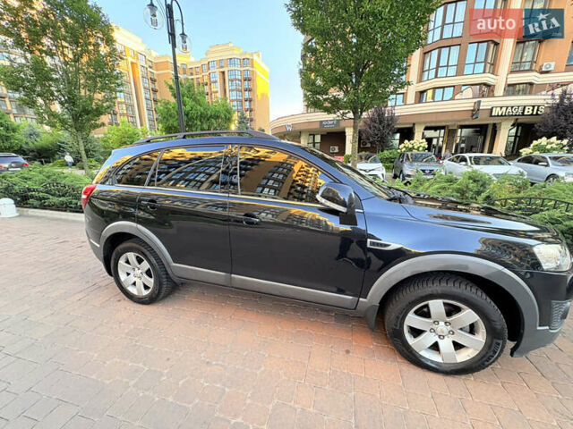 Черный Шевроле Каптива, объемом двигателя 2.23 л и пробегом 133 тыс. км за 13200 $, фото 4 на Automoto.ua