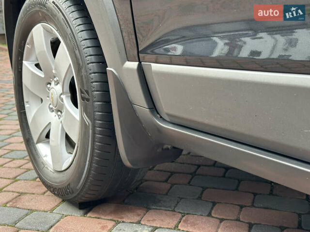 Черный Шевроле Каптива, объемом двигателя 2.38 л и пробегом 210 тыс. км за 11350 $, фото 76 на Automoto.ua