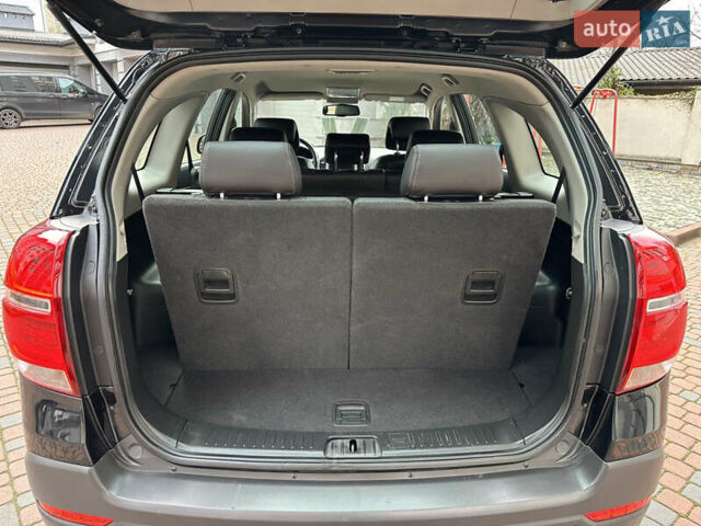 Черный Шевроле Каптива, объемом двигателя 2.38 л и пробегом 210 тыс. км за 11350 $, фото 186 на Automoto.ua