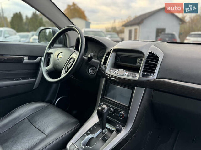 Черный Шевроле Каптива, объемом двигателя 2.23 л и пробегом 200 тыс. км за 11999 $, фото 23 на Automoto.ua