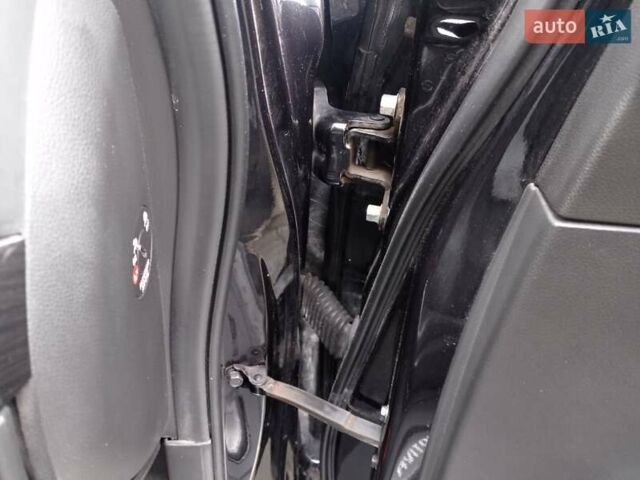 Черный Шевроле Каптива, объемом двигателя 2.23 л и пробегом 147 тыс. км за 12950 $, фото 31 на Automoto.ua