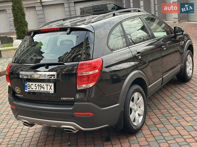 Черный Шевроле Каптива, объемом двигателя 2.38 л и пробегом 210 тыс. км за 11350 $, фото 2 на Automoto.ua
