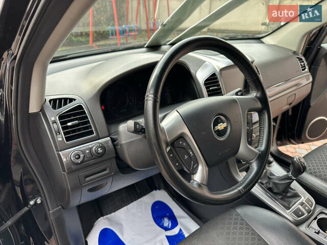 Черный Шевроле Каптива, объемом двигателя 2.38 л и пробегом 210 тыс. км за 11350 $, фото 111 на Automoto.ua