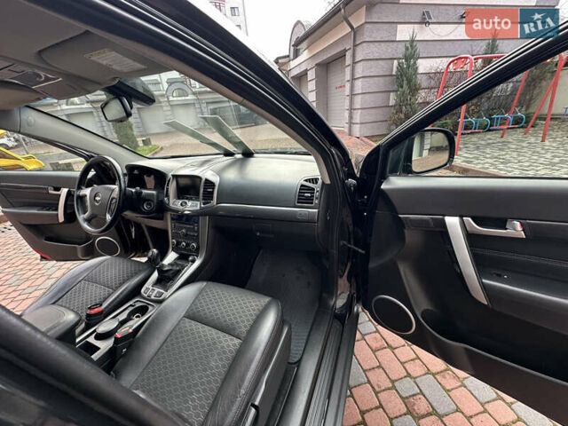 Черный Шевроле Каптива, объемом двигателя 2.38 л и пробегом 210 тыс. км за 11350 $, фото 162 на Automoto.ua