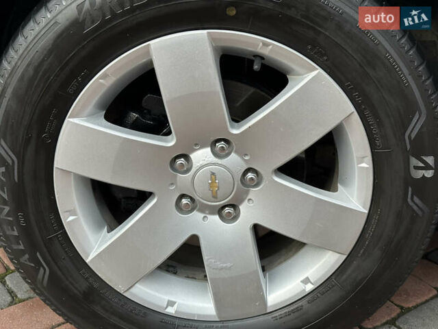 Черный Шевроле Каптива, объемом двигателя 2.38 л и пробегом 210 тыс. км за 11350 $, фото 83 на Automoto.ua