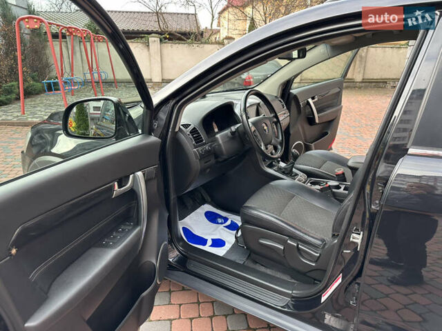 Черный Шевроле Каптива, объемом двигателя 2.38 л и пробегом 210 тыс. км за 11350 $, фото 108 на Automoto.ua