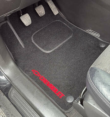 Черный Шевроле Каптива, объемом двигателя 2.23 л и пробегом 133 тыс. км за 13200 $, фото 12 на Automoto.ua