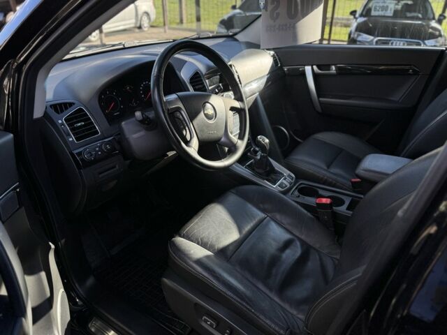 Черный Шевроле Каптива, объемом двигателя 0 л и пробегом 242 тыс. км за 12750 $, фото 5 на Automoto.ua