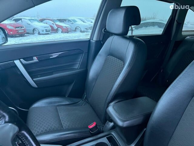 Черный Шевроле Каптива, объемом двигателя 2.2 л и пробегом 157 тыс. км за 12990 $, фото 25 на Automoto.ua