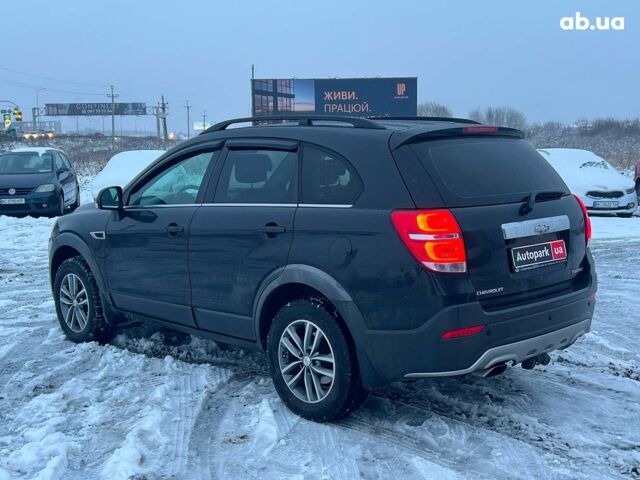 Черный Шевроле Каптива, объемом двигателя 2.2 л и пробегом 157 тыс. км за 12990 $, фото 6 на Automoto.ua