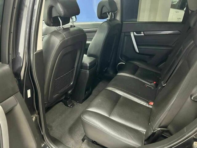 Черный Шевроле Каптива, объемом двигателя 2.2 л и пробегом 125 тыс. км за 11958 $, фото 6 на Automoto.ua