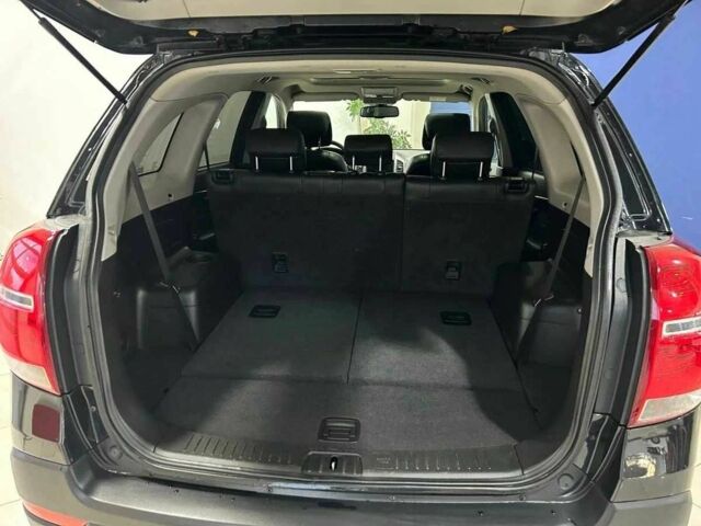 Черный Шевроле Каптива, объемом двигателя 2.2 л и пробегом 125 тыс. км за 11958 $, фото 9 на Automoto.ua