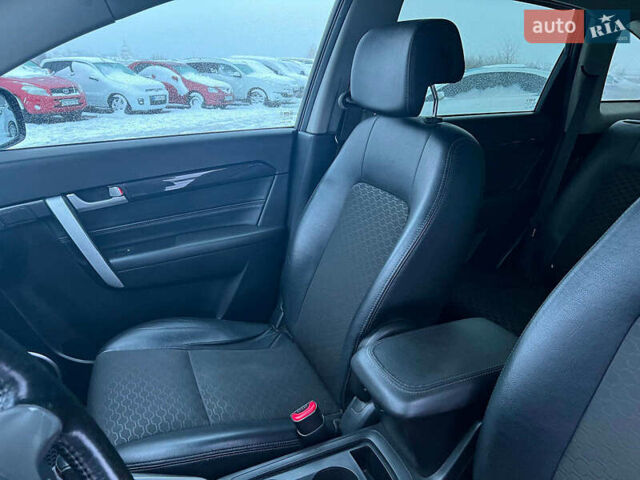 Черный Шевроле Каптива, объемом двигателя 2.2 л и пробегом 157 тыс. км за 12990 $, фото 25 на Automoto.ua