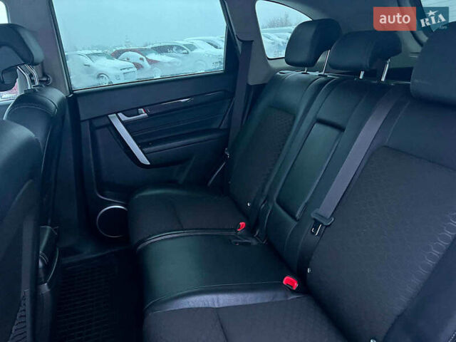 Черный Шевроле Каптива, объемом двигателя 2.2 л и пробегом 157 тыс. км за 12990 $, фото 28 на Automoto.ua