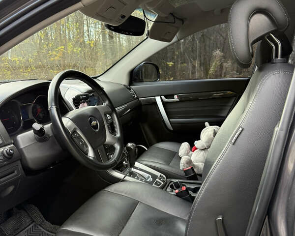 Черный Шевроле Каптива, объемом двигателя 2.2 л и пробегом 113 тыс. км за 12900 $, фото 9 на Automoto.ua