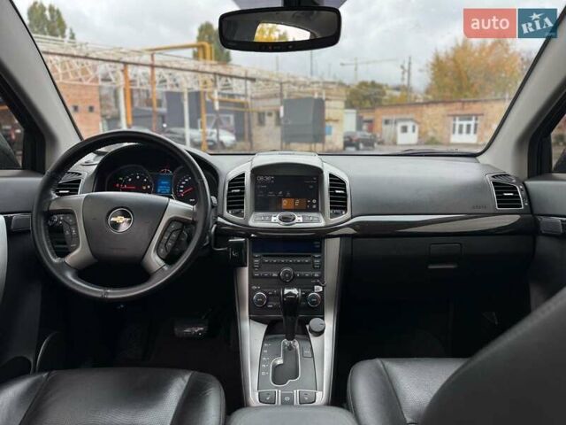 Чорний Шевроле Каптіва, об'ємом двигуна 2.2 л та пробігом 168 тис. км за 13240 $, фото 42 на Automoto.ua