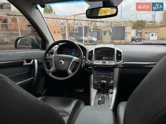 Чорний Шевроле Каптіва, об'ємом двигуна 2.2 л та пробігом 168 тис. км за 13240 $, фото 43 на Automoto.ua