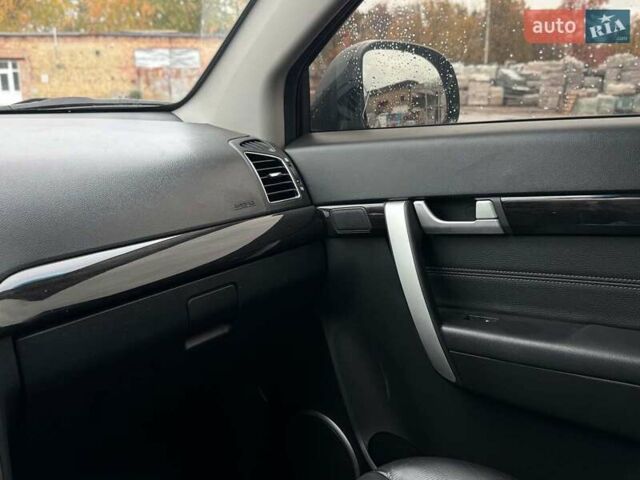 Чорний Шевроле Каптіва, об'ємом двигуна 2.2 л та пробігом 168 тис. км за 13240 $, фото 32 на Automoto.ua