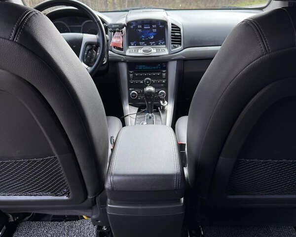 Черный Шевроле Каптива, объемом двигателя 2.2 л и пробегом 113 тыс. км за 12900 $, фото 12 на Automoto.ua