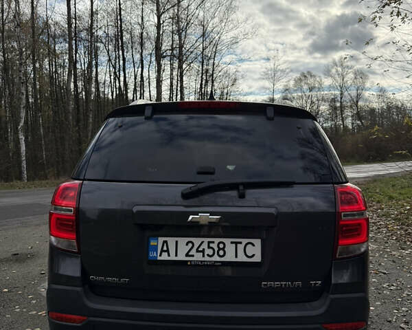 Черный Шевроле Каптива, объемом двигателя 2.2 л и пробегом 113 тыс. км за 12900 $, фото 6 на Automoto.ua