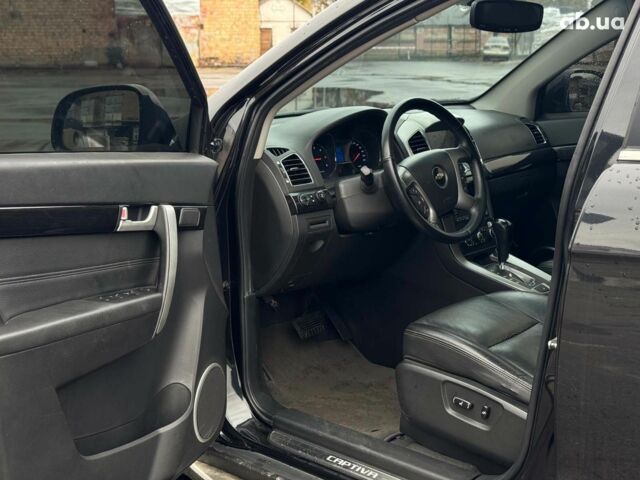 Чорний Шевроле Каптіва, об'ємом двигуна 2.2 л та пробігом 168 тис. км за 13240 $, фото 19 на Automoto.ua