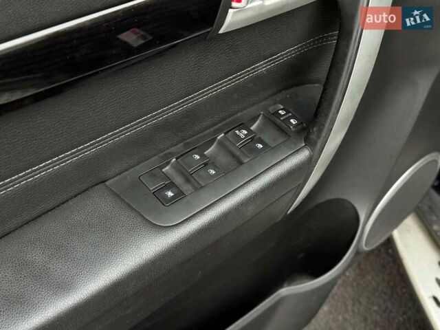 Чорний Шевроле Каптіва, об'ємом двигуна 2.2 л та пробігом 168 тис. км за 13240 $, фото 20 на Automoto.ua