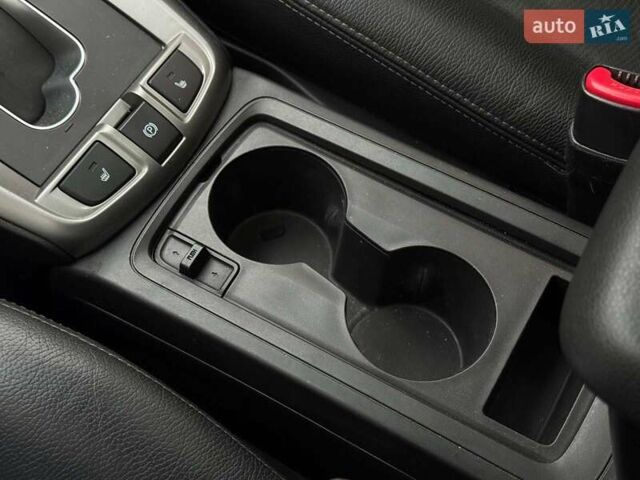 Чорний Шевроле Каптіва, об'ємом двигуна 2.2 л та пробігом 168 тис. км за 13240 $, фото 26 на Automoto.ua