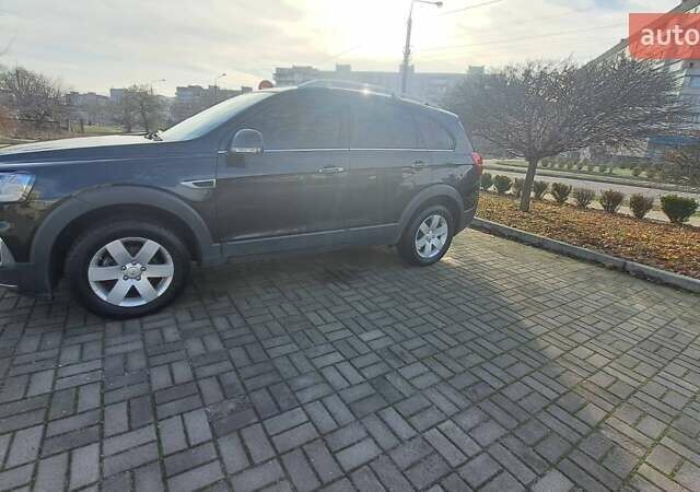 Черный Шевроле Каптива, объемом двигателя 2.23 л и пробегом 98 тыс. км за 16000 $, фото 10 на Automoto.ua